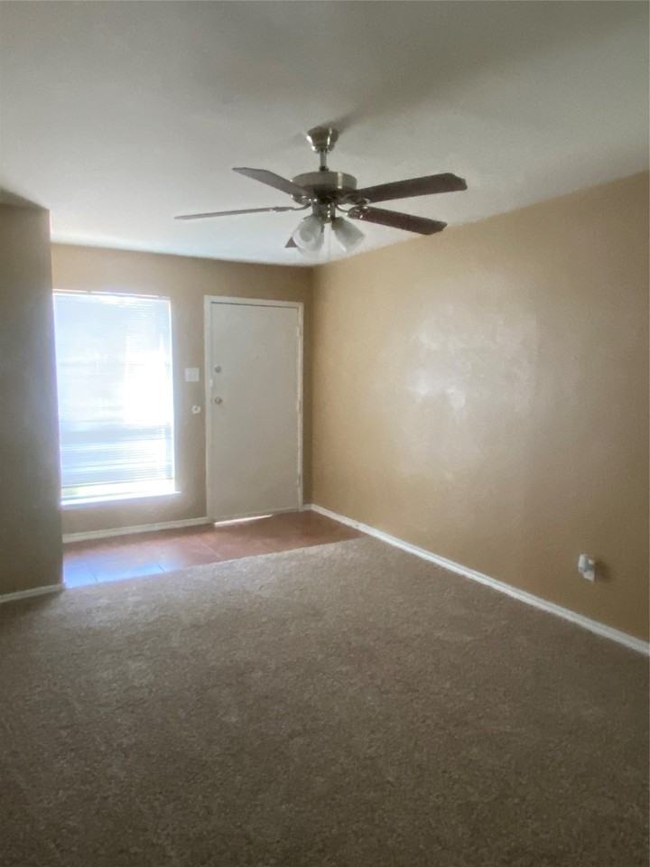 511 Seaside Dr - Photo 2 of 19