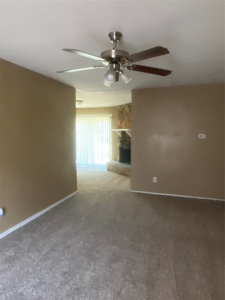 511 Seaside Dr - Photo 4 of 19
