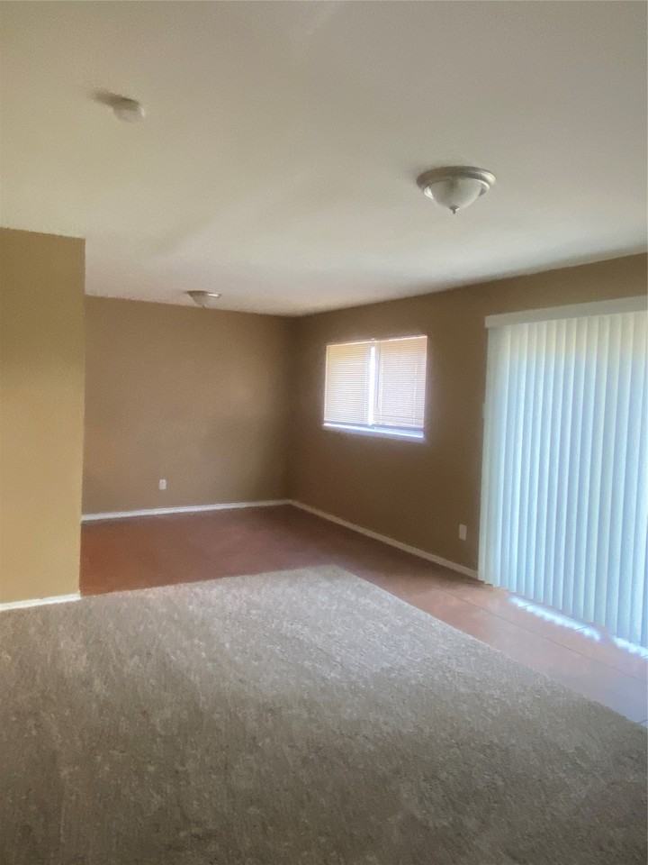511 Seaside Dr - Photo 5 of 19