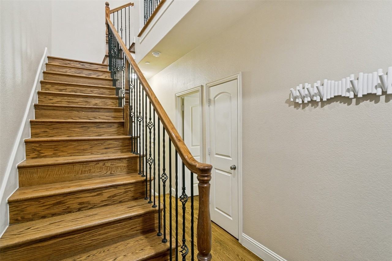 7212 Scotland Ct - Photo 3 of 29