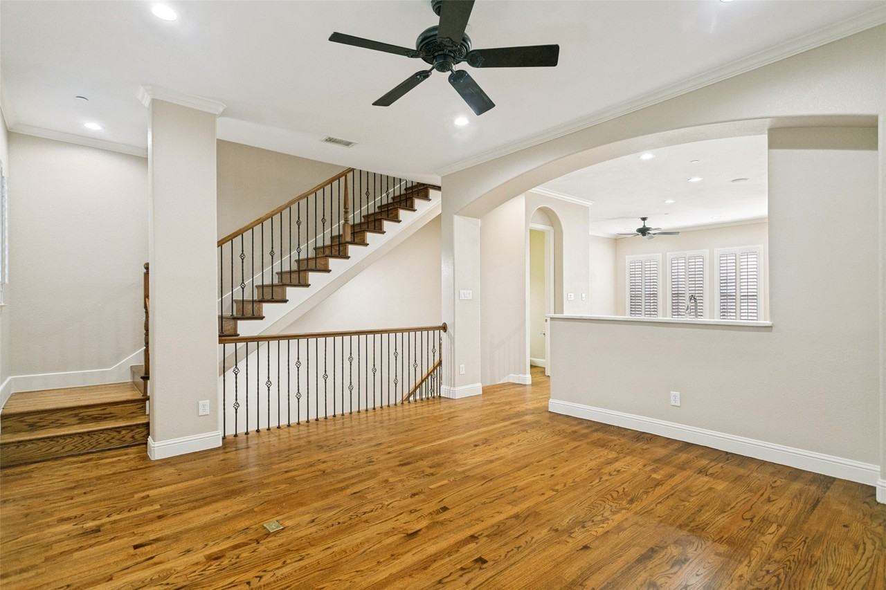 7212 Scotland Ct - Photo 6 of 29