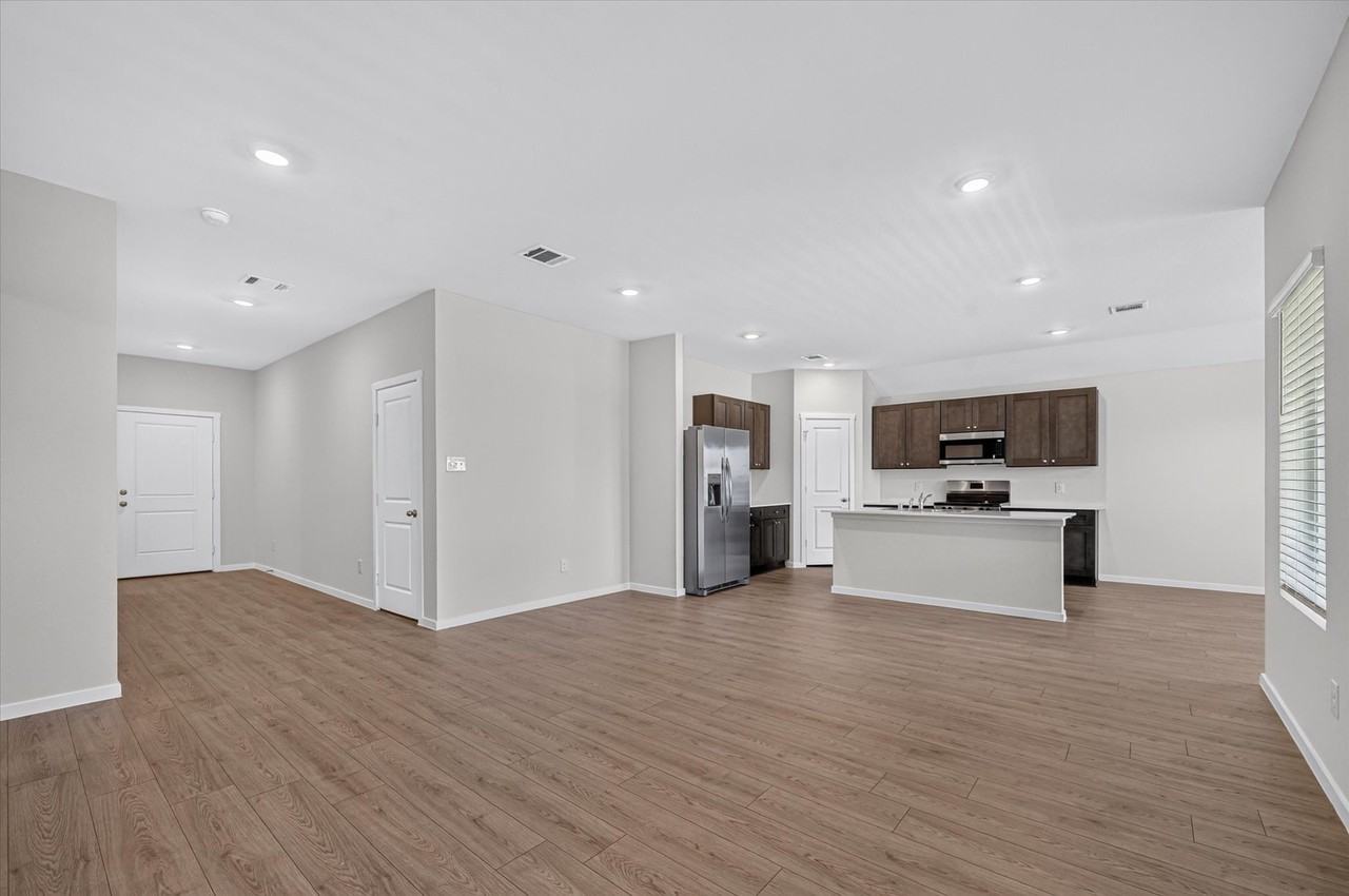 503 N Red Drive - Photo 3 of 28