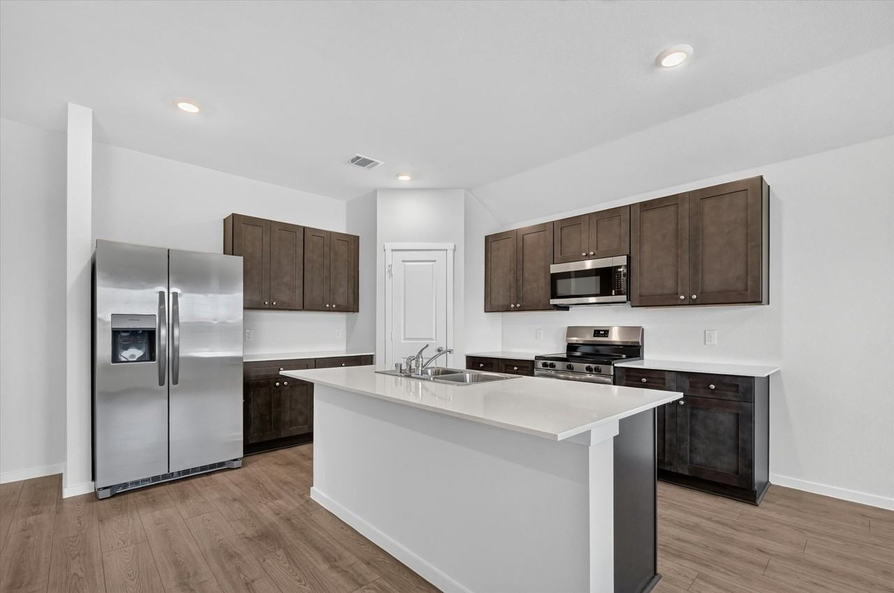 503 N Red Drive - Photo 4 of 28