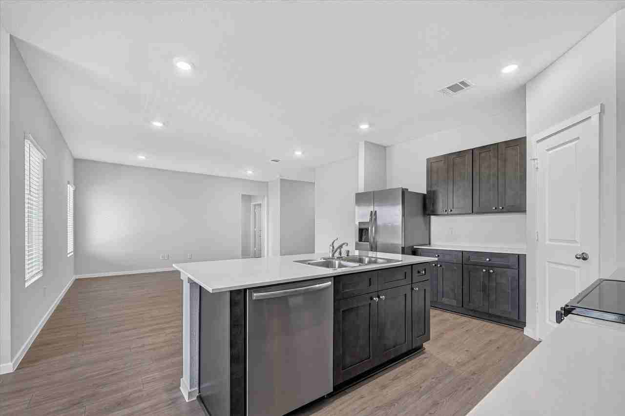 503 N Red Drive - Photo 5 of 28