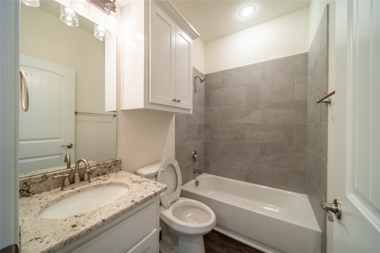 8504 Christie Ln - Photo 3 of 18