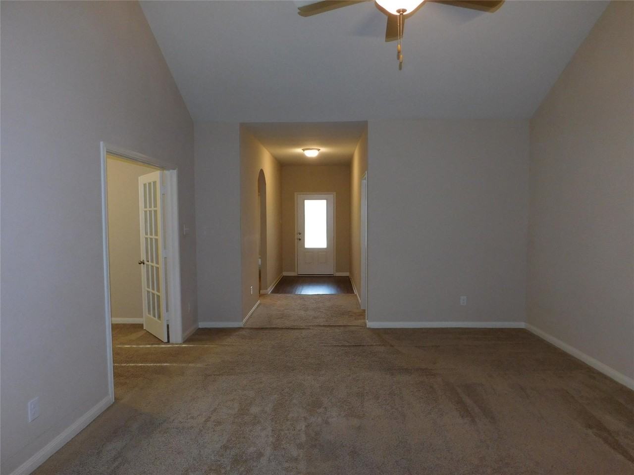 304 Aaron St - Photo 2 of 29