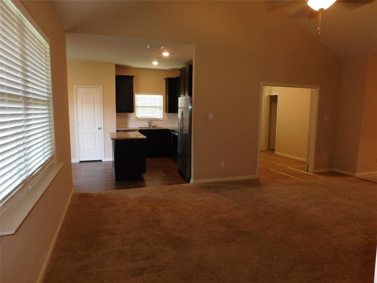 304 Aaron St - Photo 5 of 29