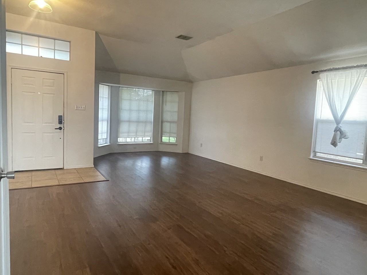 100 Hopewell Dr - Photo 2 of 18