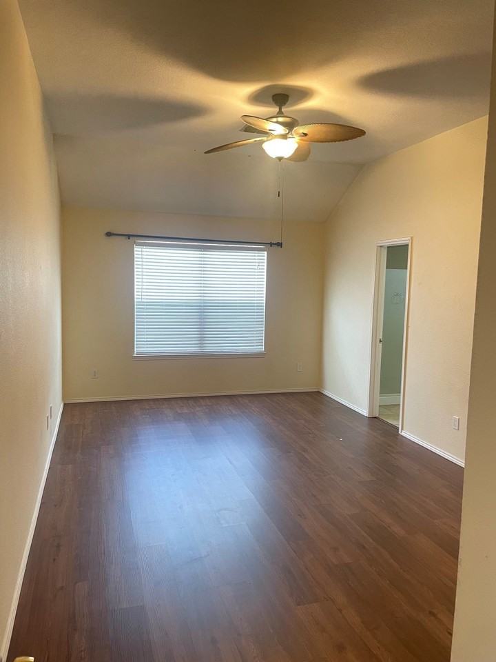 100 Hopewell Dr - Photo 6 of 18