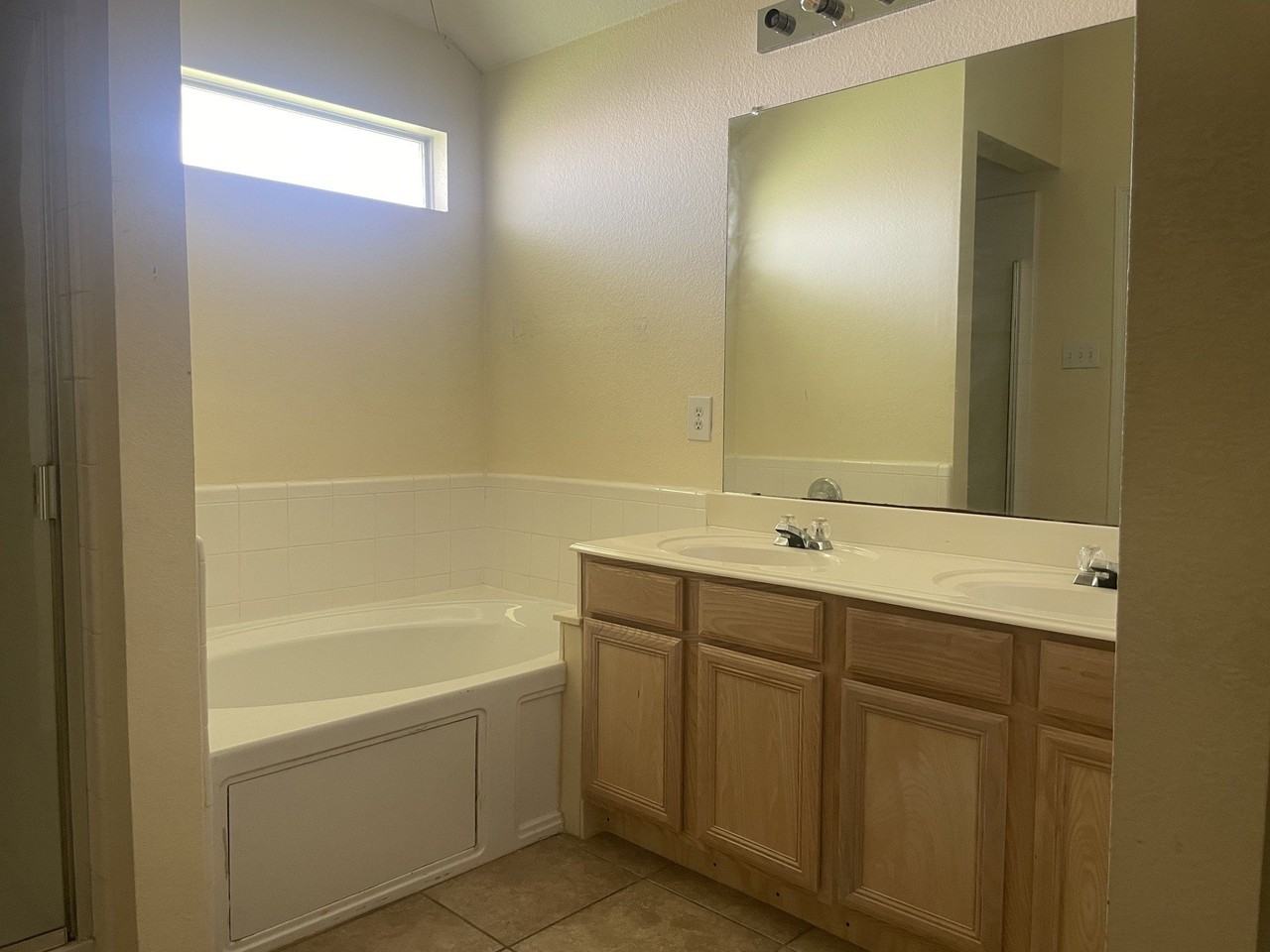 100 Hopewell Dr - Photo 7 of 18