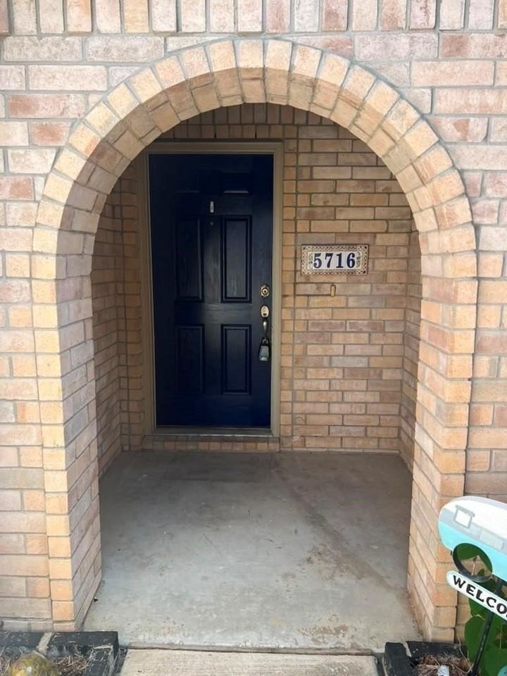 5716 Sapphire Pool Trl - Photo 2 of 20