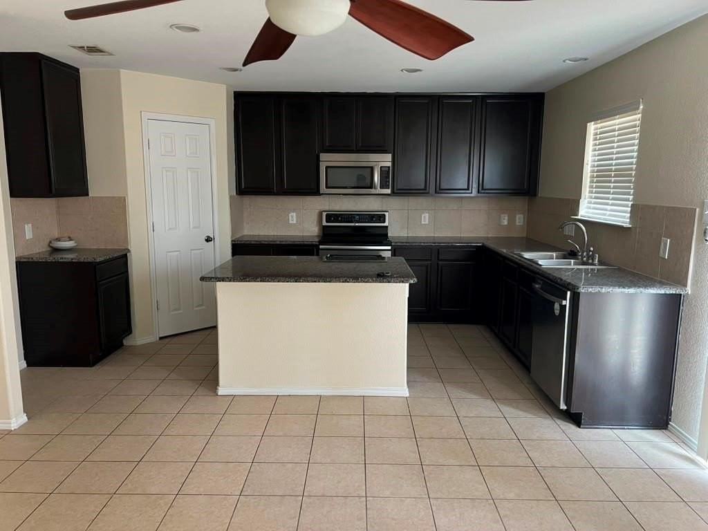 5716 Sapphire Pool Trl - Photo 7 of 20