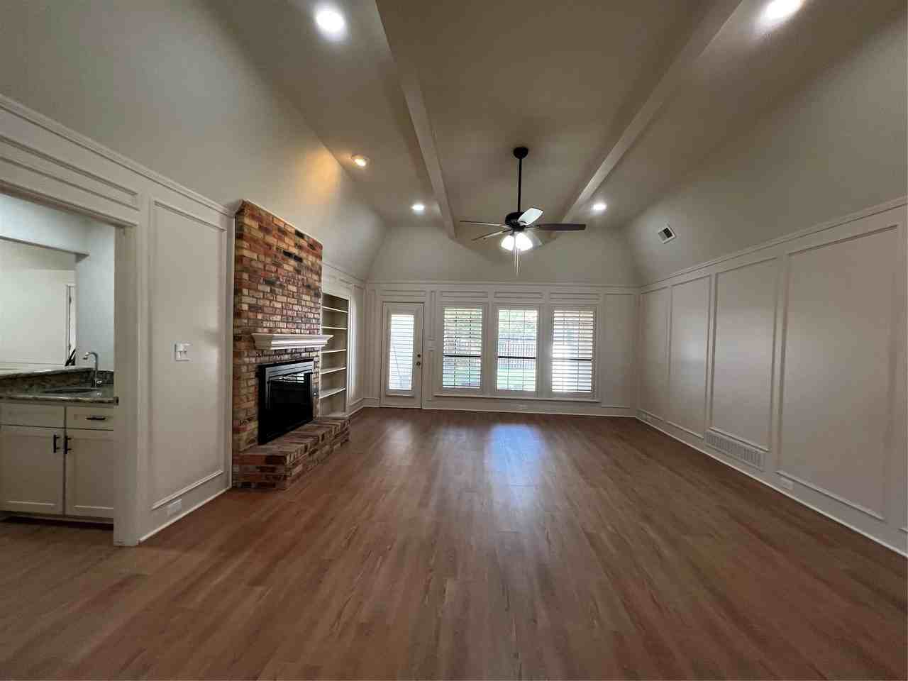 2501 Primrose Dr - Photo 3 of 19