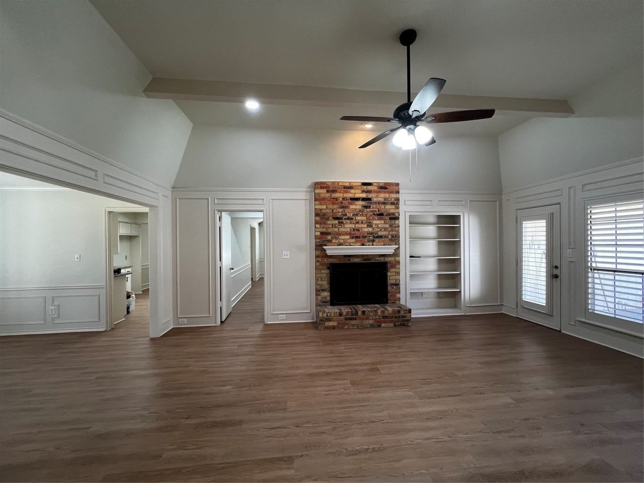 2501 Primrose Dr - Photo 4 of 19
