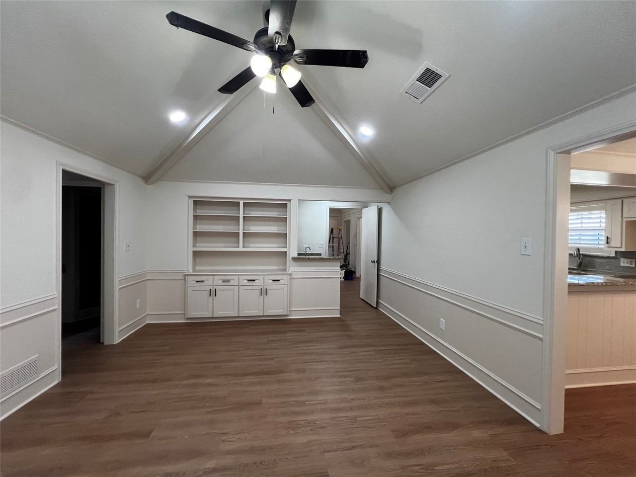 2501 Primrose Dr - Photo 7 of 19