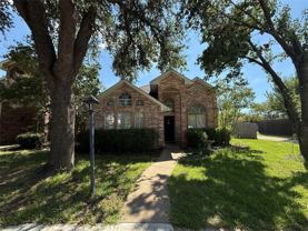 553 Raintree Cir - Photo 1 of 1