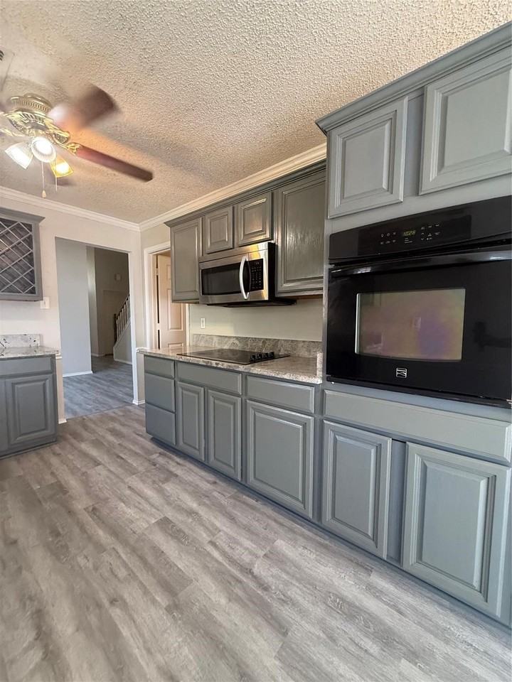 553 Raintree Cir - Photo 6 of 20