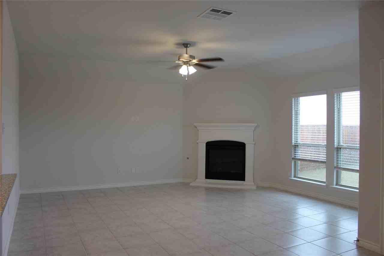 5010 Flanagan Dr - Photo 3 of 27