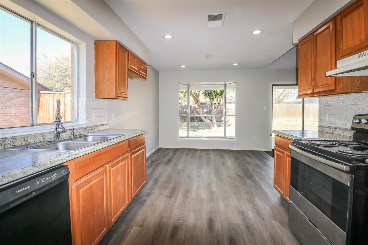 603 Glen Rock Pl - Photo 2 of 17