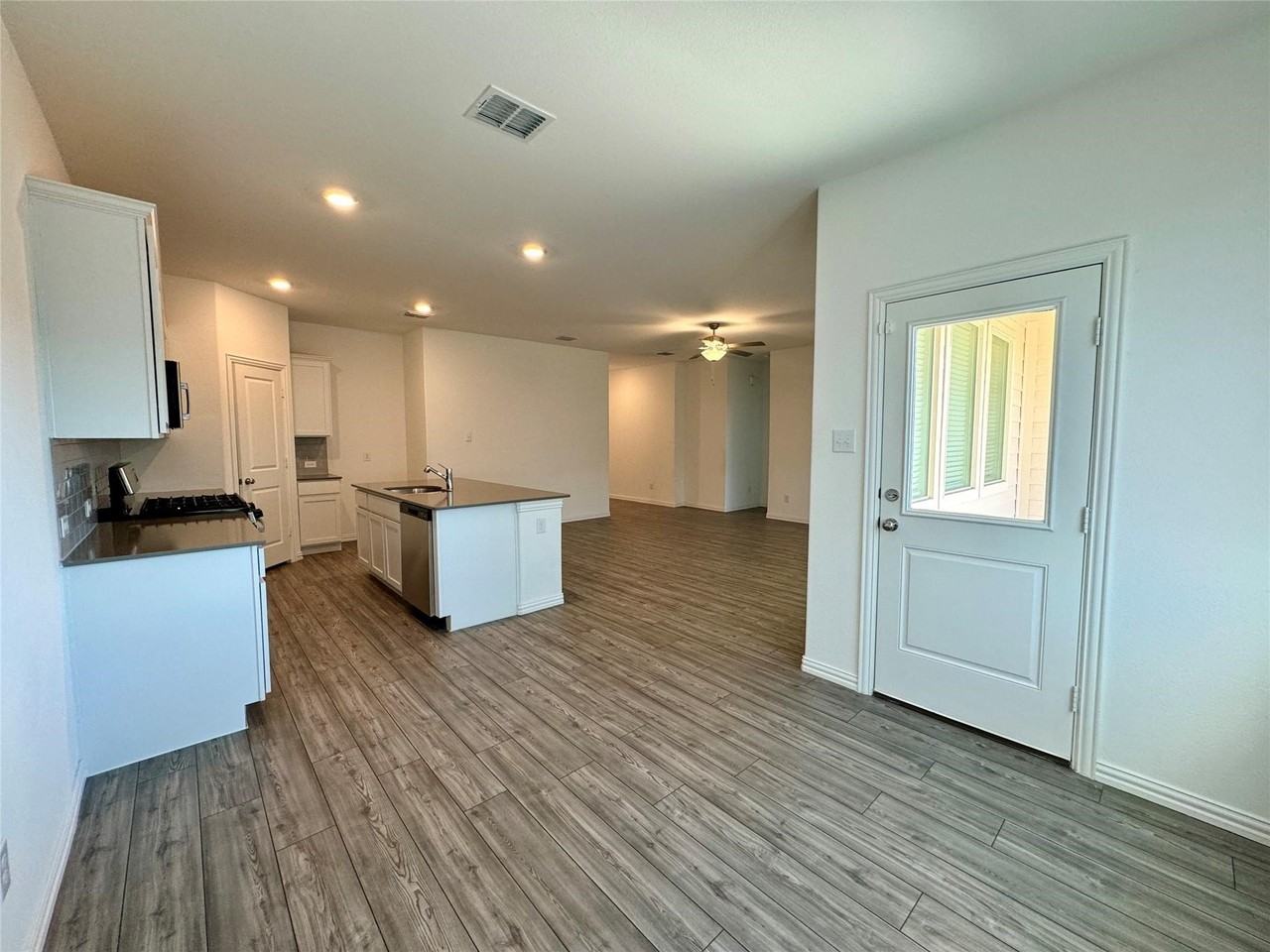 7905 Marsh Ln - Photo 4 of 13