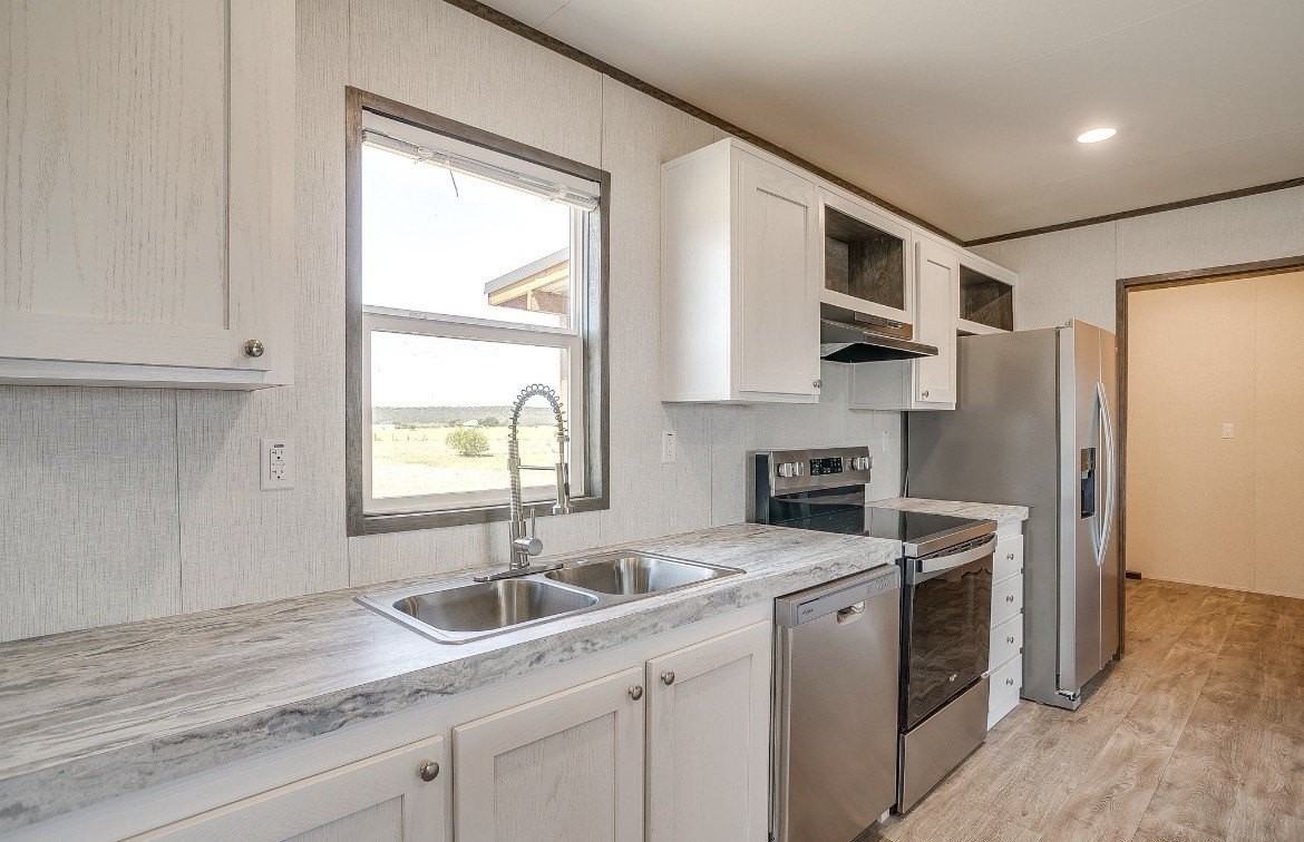 21 Kenzi Drive - Photo 2 of 40