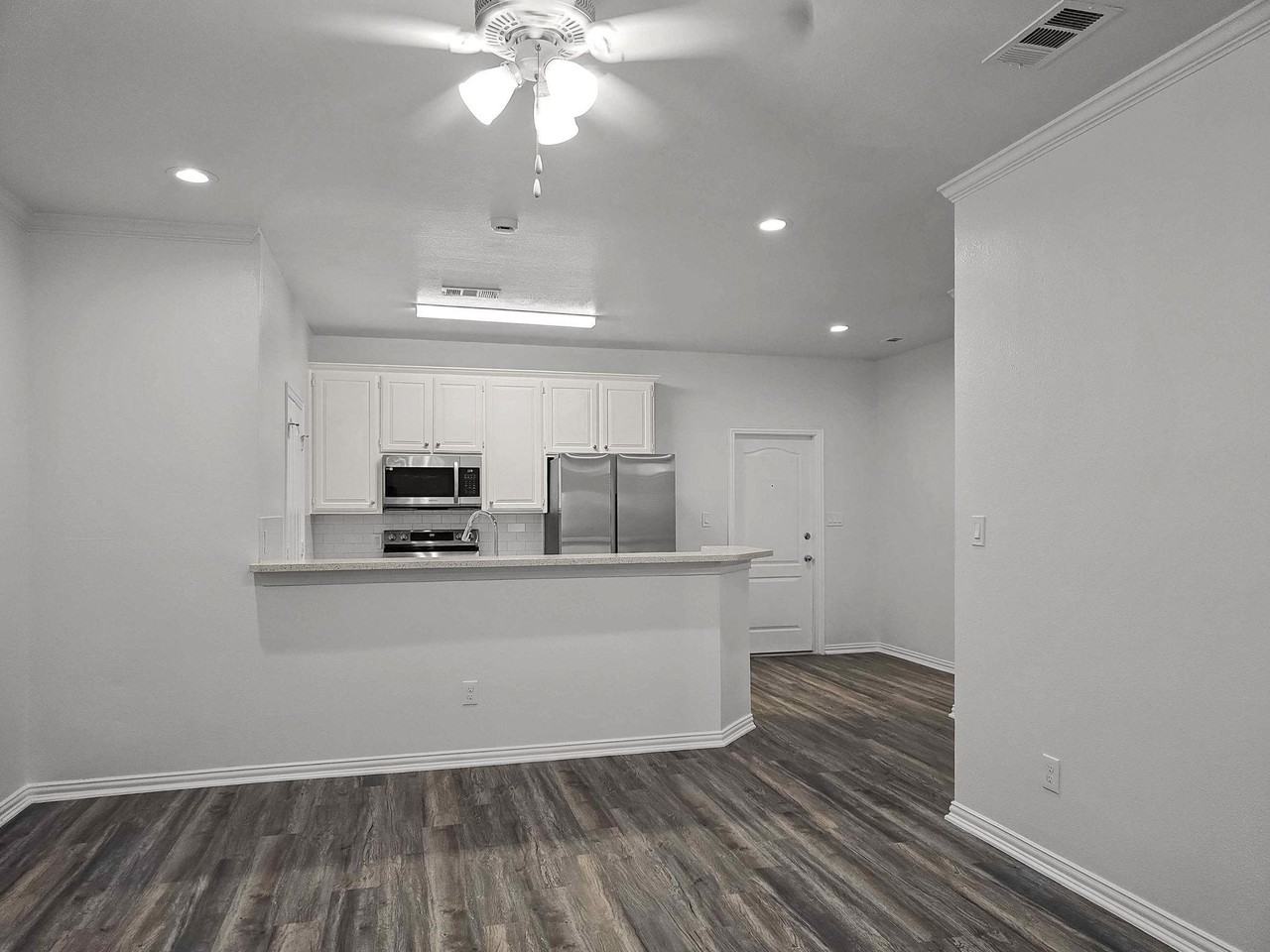 1501 Cedar Elm Dr #101 - Photo 4 of 22