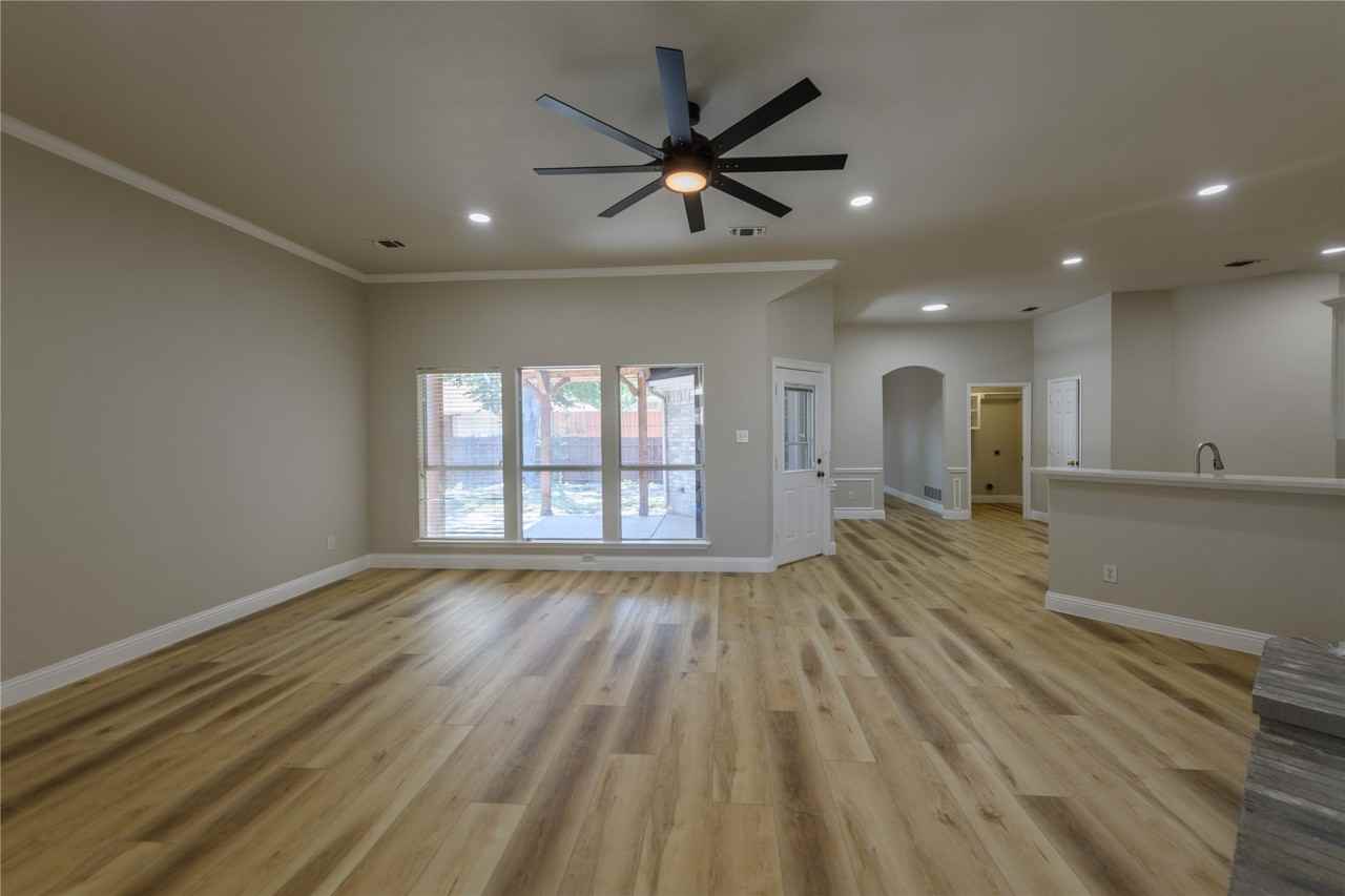3304 Felicia Ct - Photo 5 of 34
