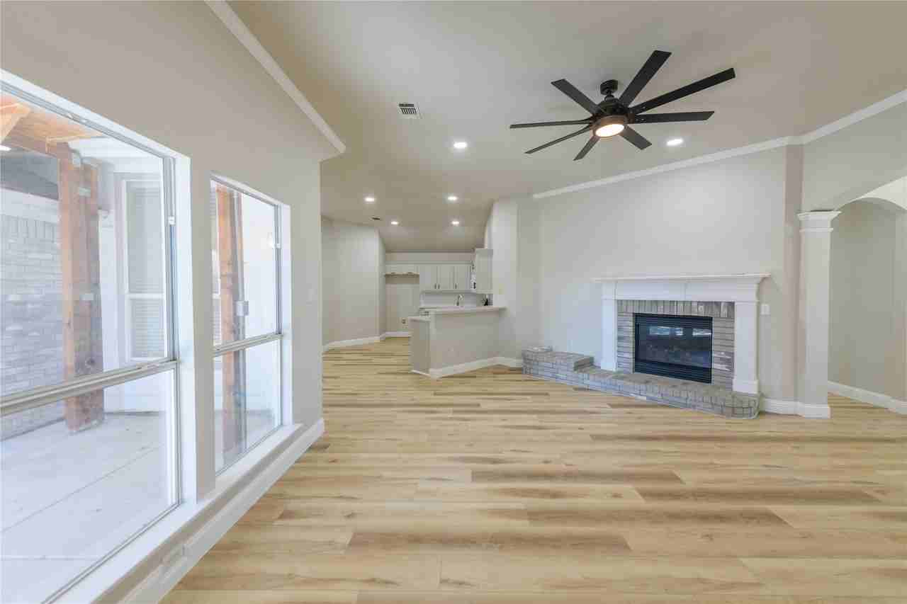 3304 Felicia Ct - Photo 6 of 34