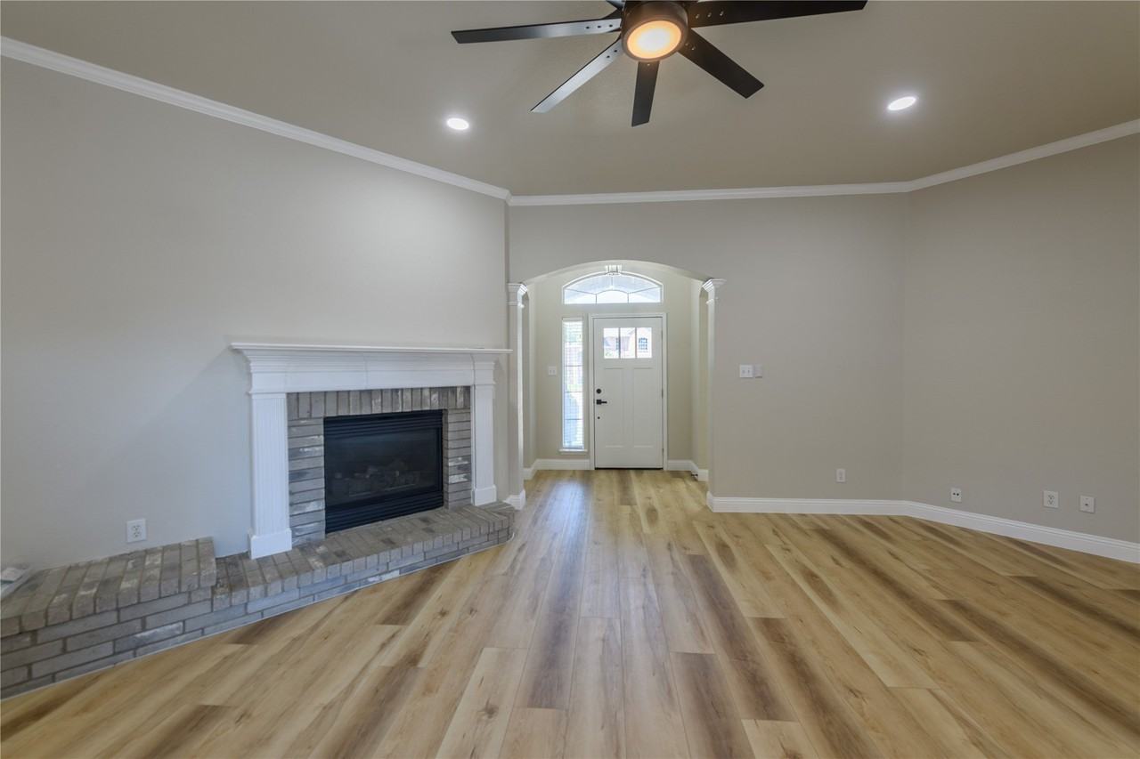 3304 Felicia Ct - Photo 7 of 34