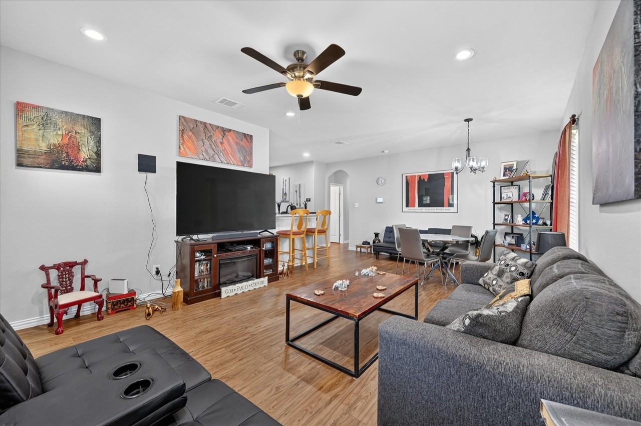 225 Santa Fe St - Photo 6 of 31
