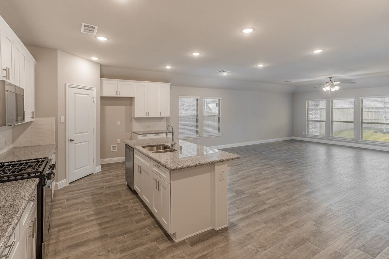 5917 Bellflower Dr - Photo 5 of 27