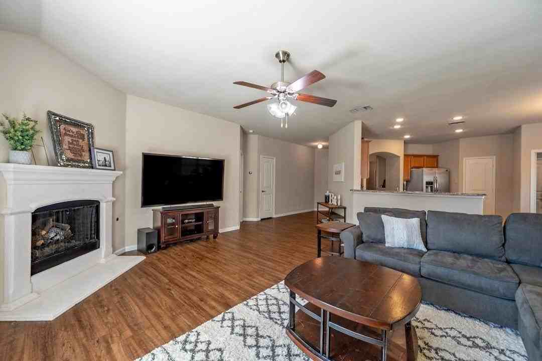 2413 Michelle Creek Dr - Photo 2 of 35
