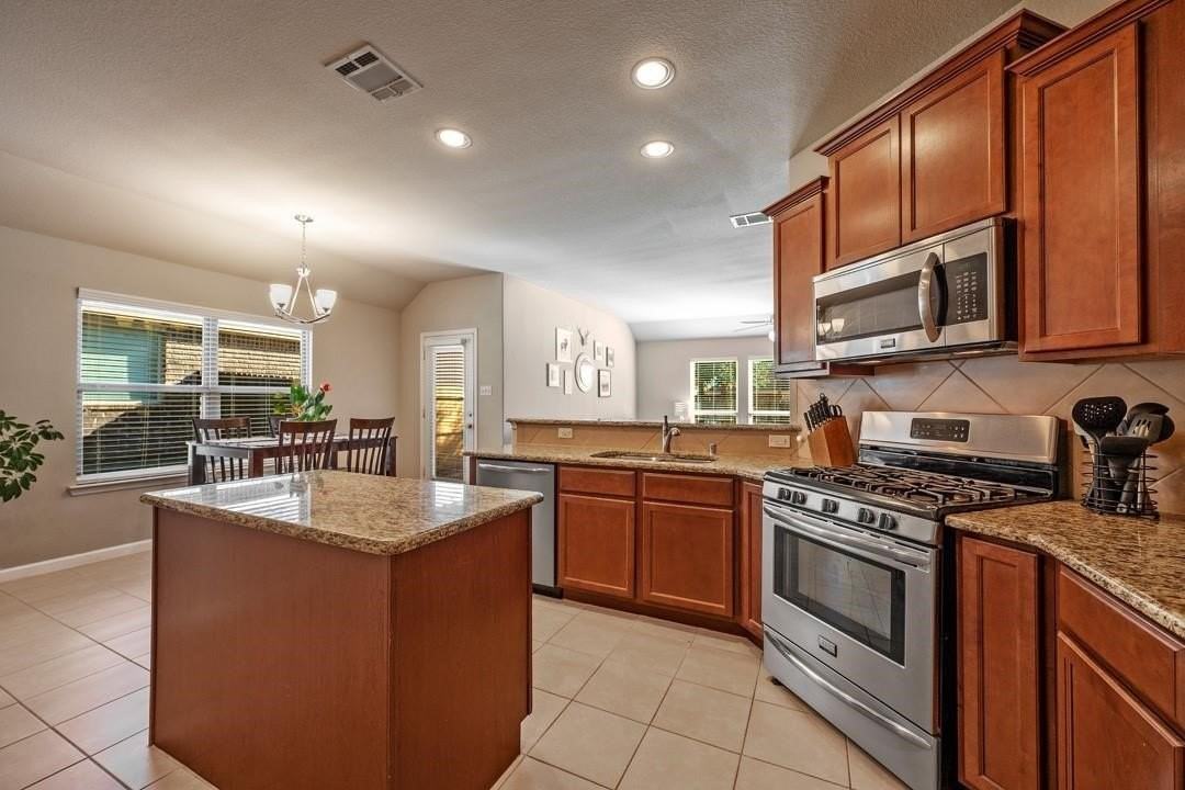 2413 Michelle Creek Dr - Photo 6 of 35