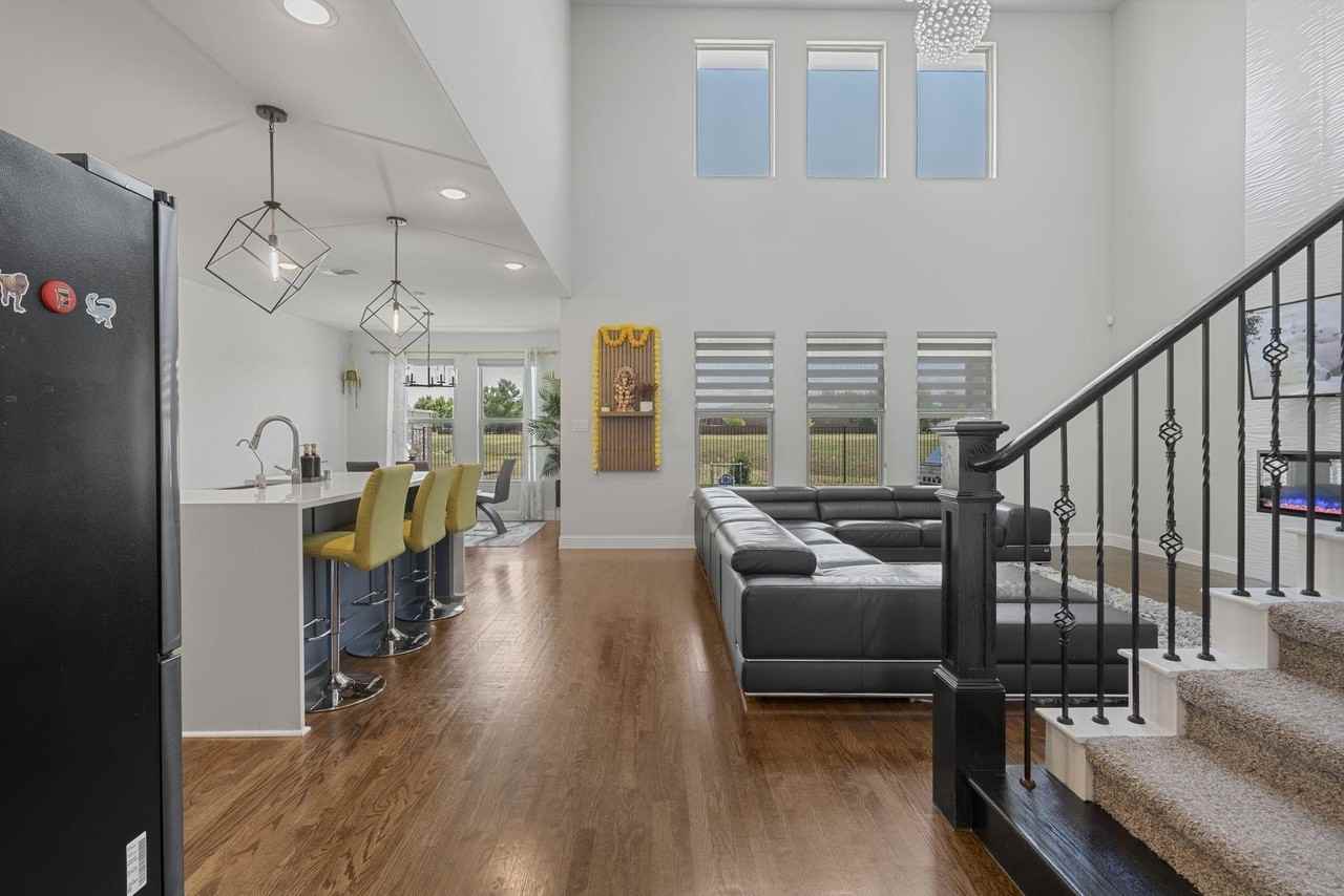 913 Gingham St - Photo 6 of 19