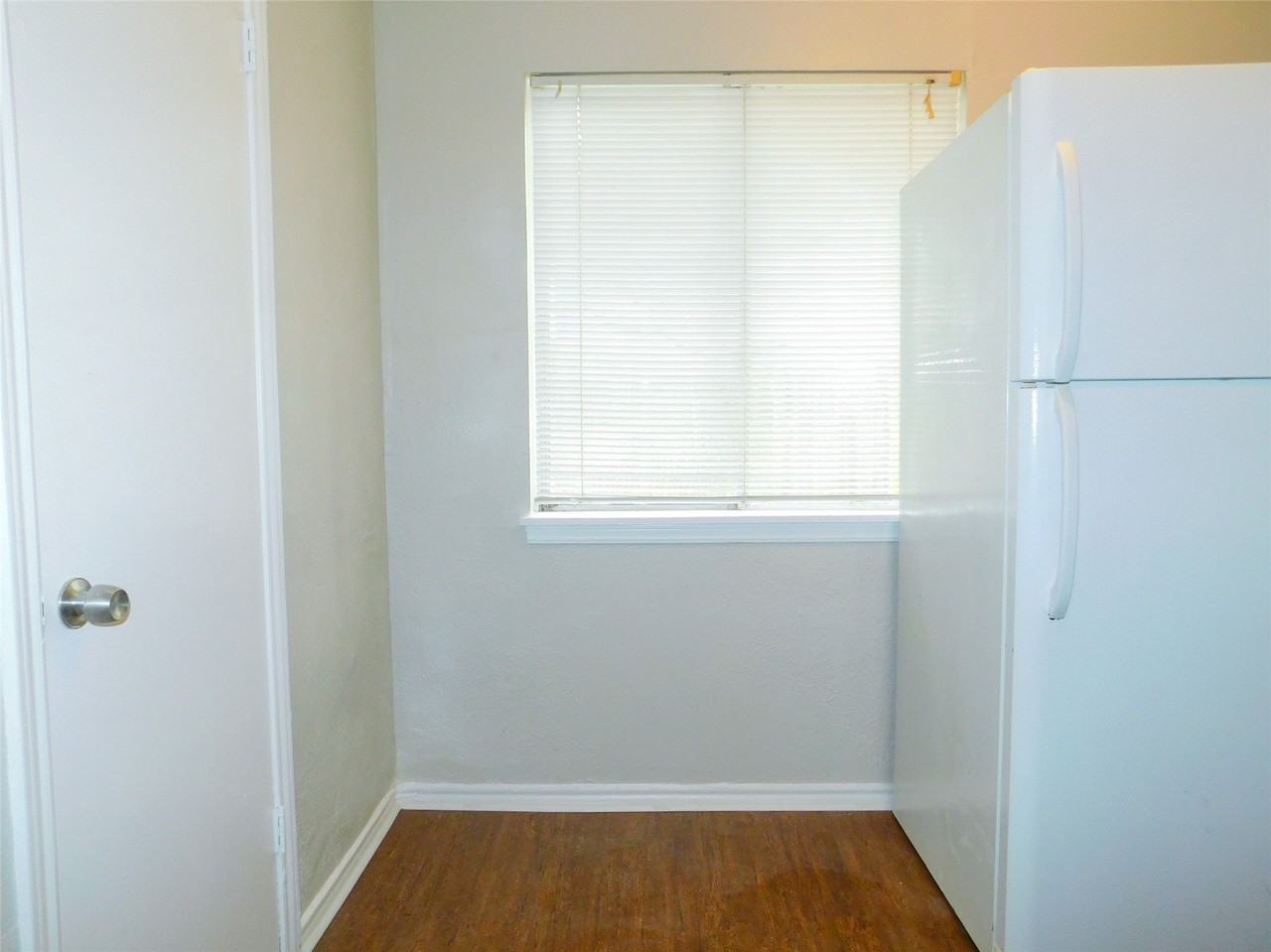 401 Betchan St #4A - Photo 5 of 14