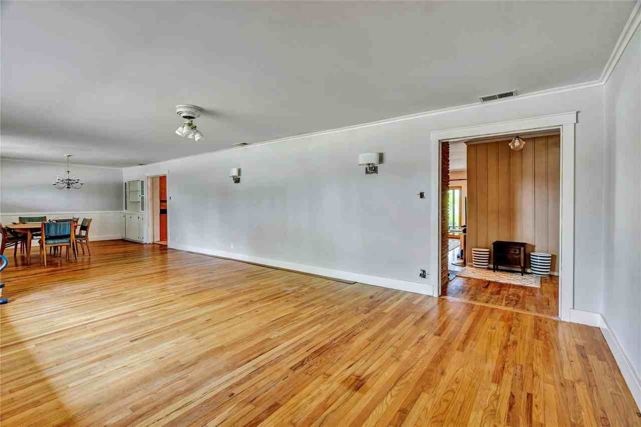 5108 Crown Rd - Photo 6 of 22