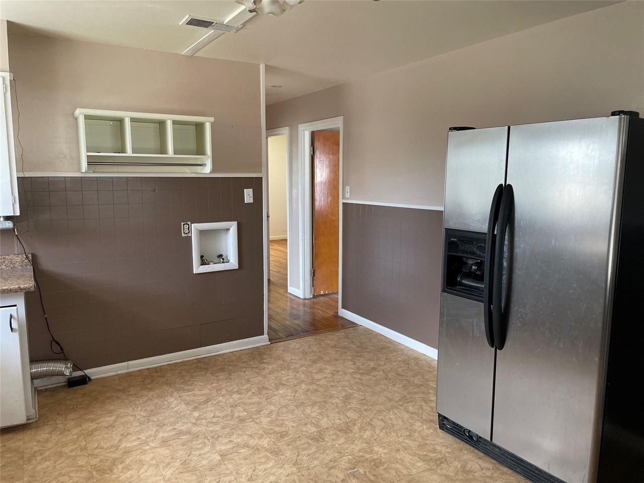 417 Stephens St - Photo 7 of 17