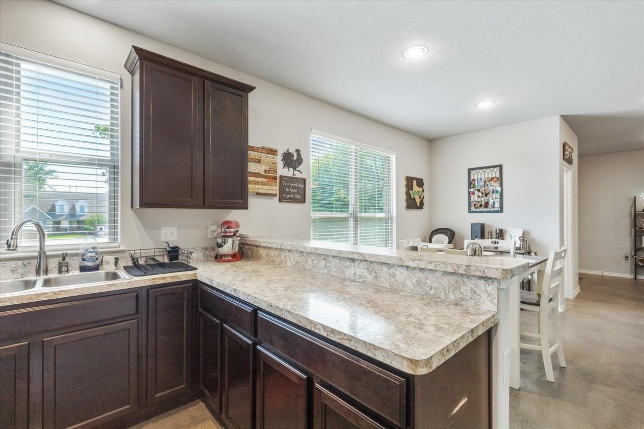 3800 Juniper Ct - Photo 4 of 27