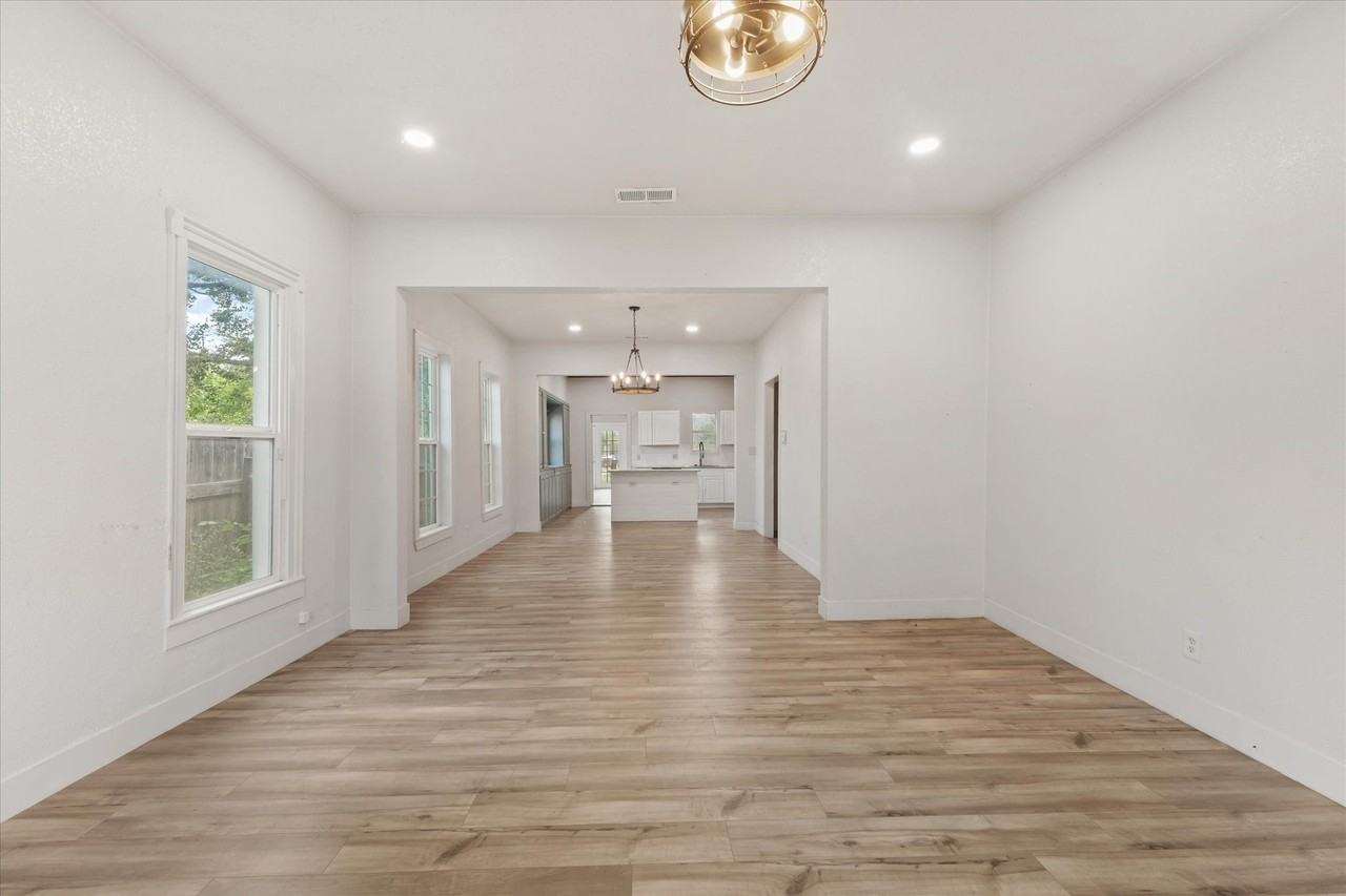 725 S Walnut St - Photo 5 of 14