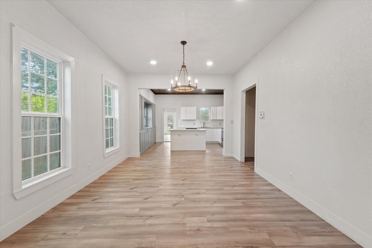725 S Walnut St - Photo 6 of 14