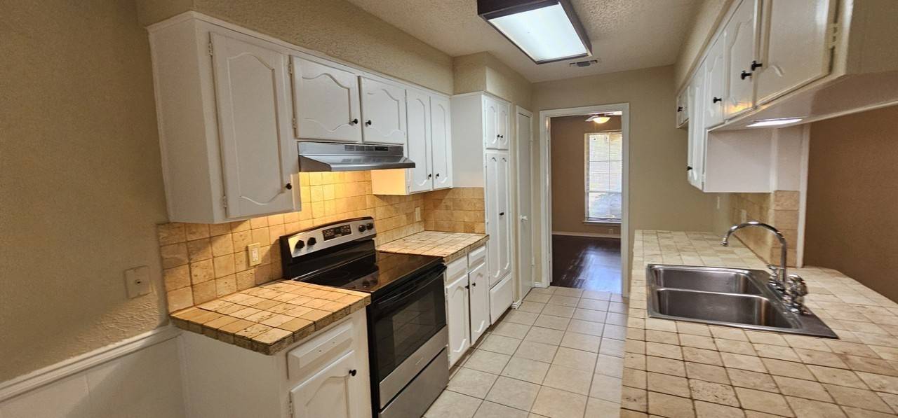 626 Little Creek Dr - Photo 6 of 31