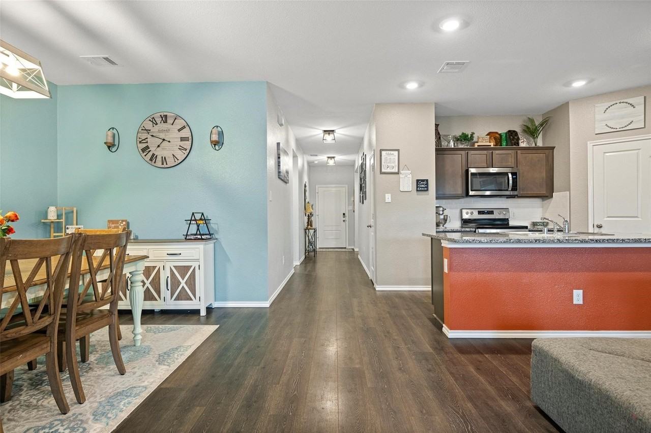 904 Saddle Horn Way - Photo 3 of 30