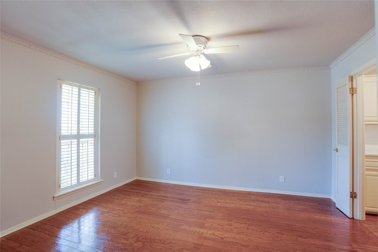 615 Oxford Dr - Photo 2 of 18
