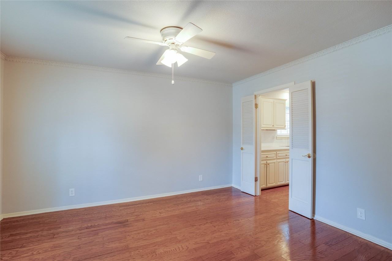615 Oxford Dr - Photo 3 of 18