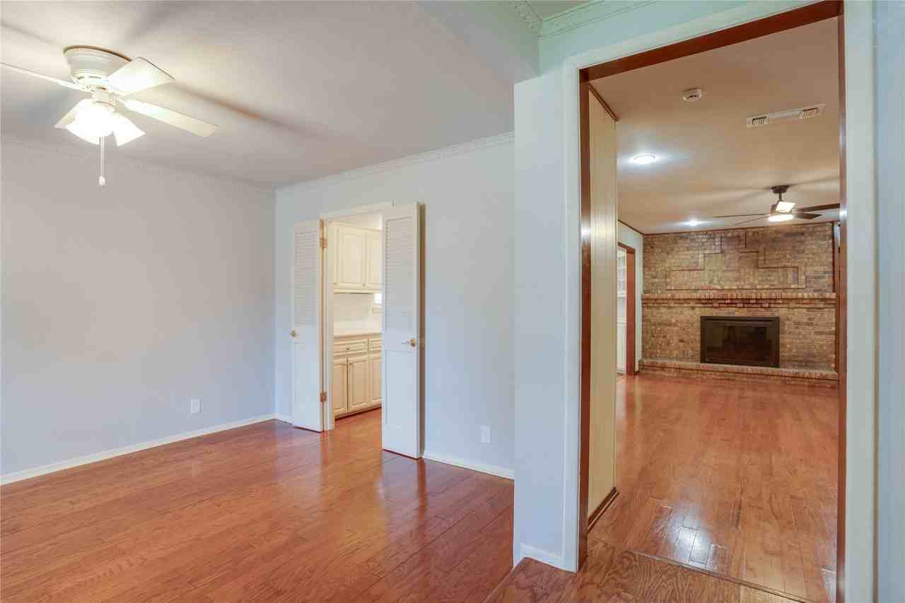 615 Oxford Dr - Photo 4 of 18