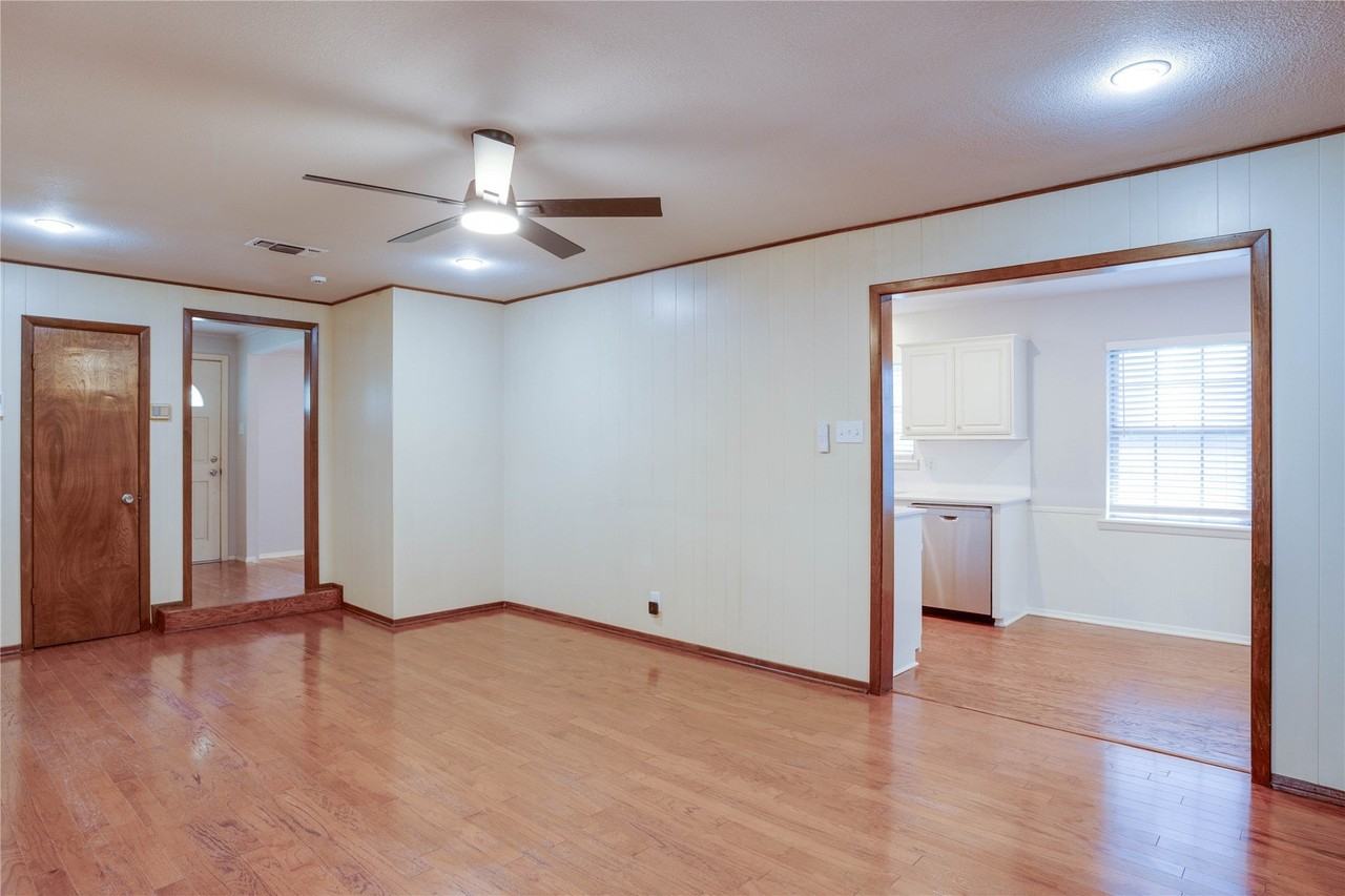 615 Oxford Dr - Photo 6 of 18