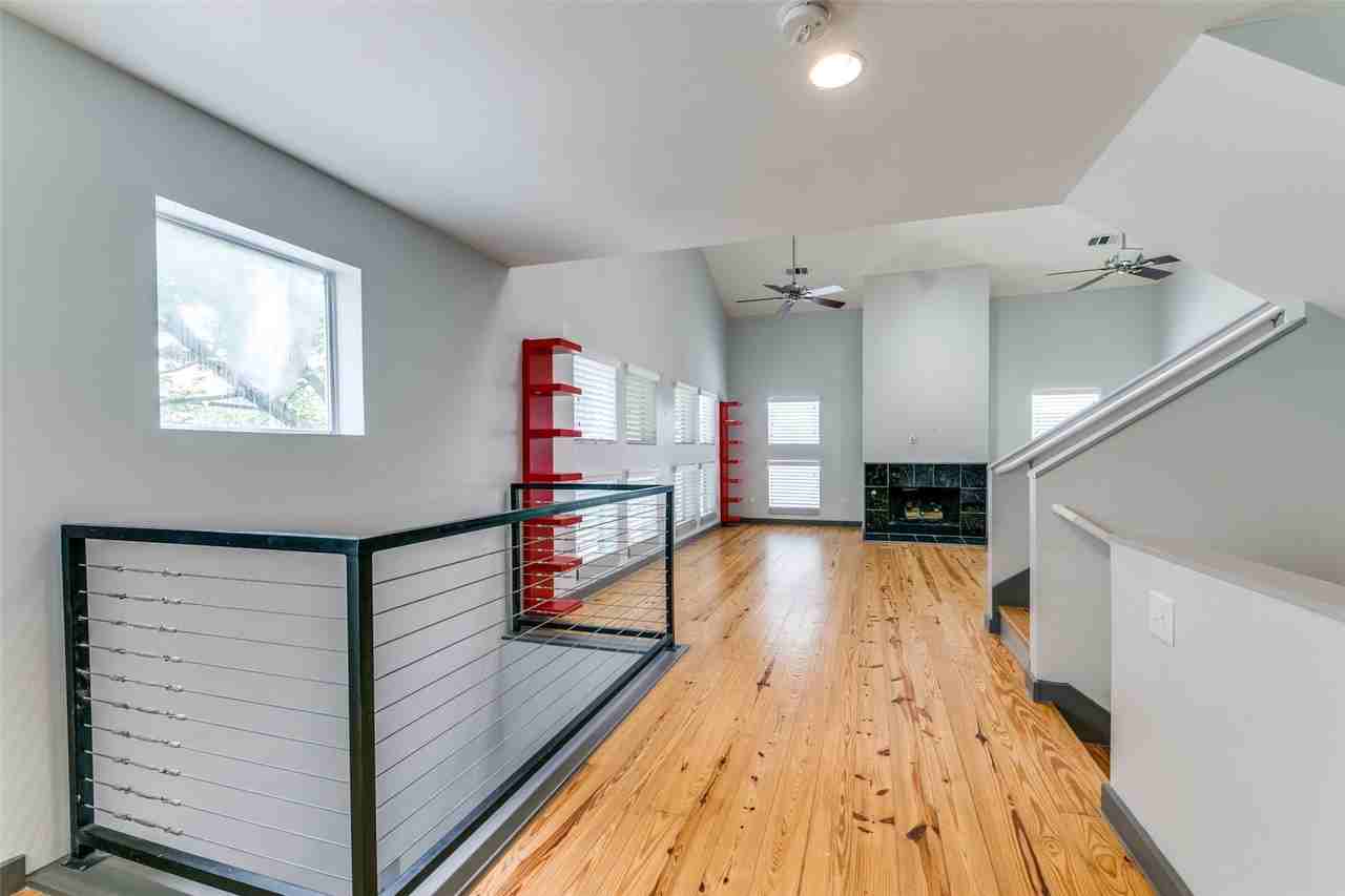 3801 San Jacinto St #B - Photo 6 of 23