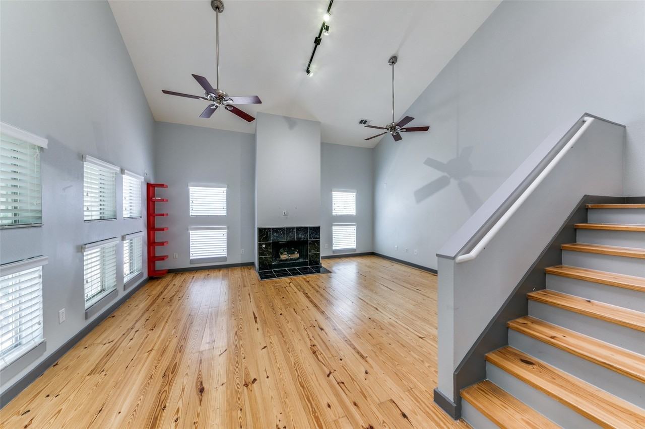 3801 San Jacinto St #B - Photo 7 of 23
