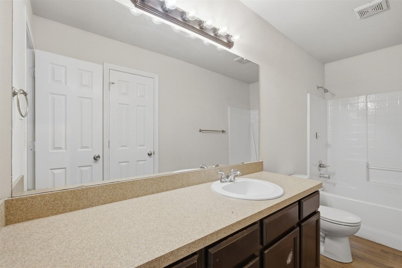 1928 Alanbrooke Dr - Photo 2 of 23