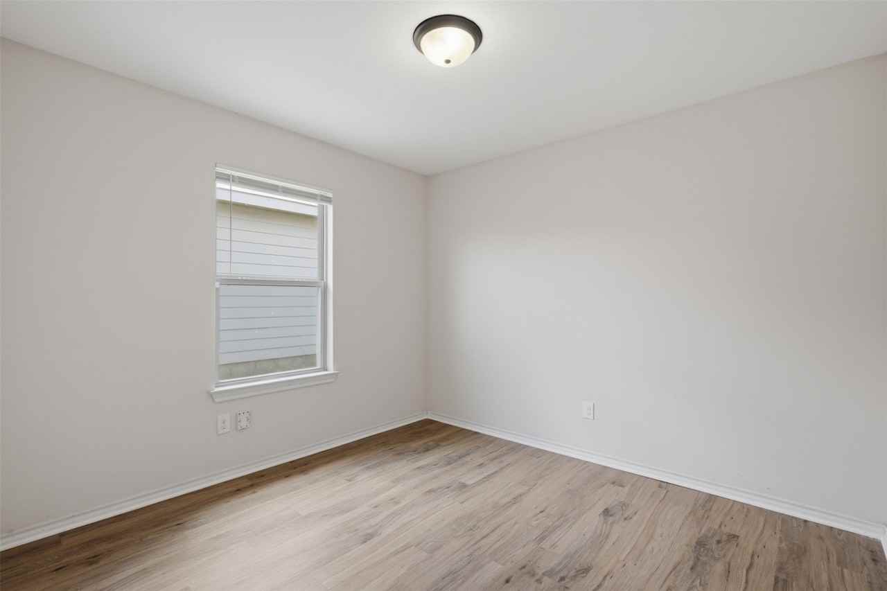 1928 Alanbrooke Dr - Photo 7 of 23